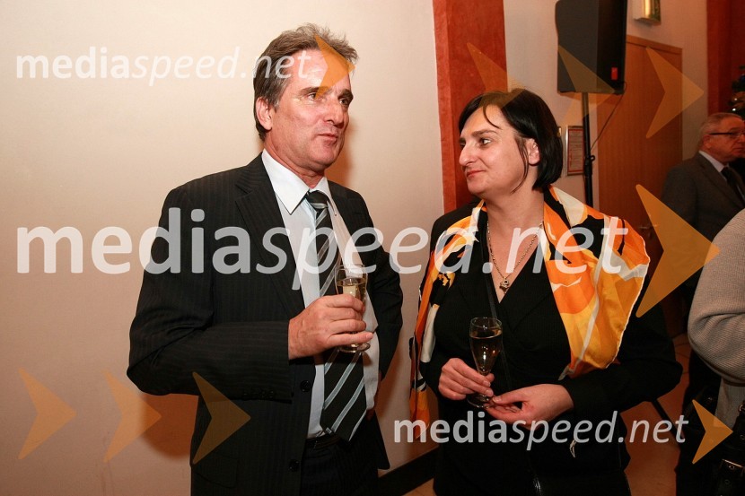 Miroslav Temnik, direktor podjetja Stavbar Gradnje in Vlasta Stavbar, ravnateljica Univerzitetne knjižnice MariborPonovoletni sprejem rektorja Univerze v Mariboru