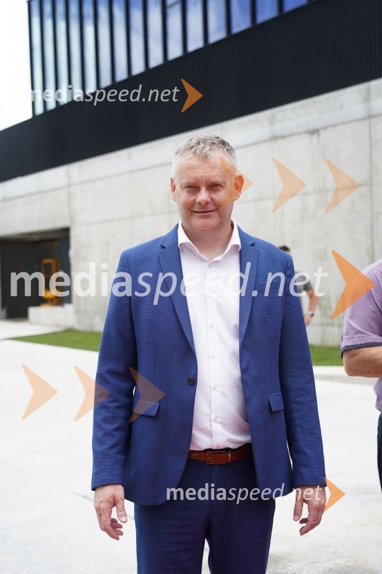  Tilen Klugler, župan, mestna Občina Slovenj GradecOtvoritev in ogled bazenskega kompleksa Aqualatio, Slovenj Gradec