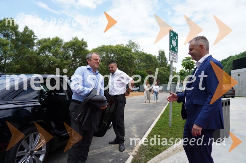  Uroš Brežan, minister za okolje in prostor;  Tilen Klugler, župan, mestna Občina Slovenj GradecOtvoritev in ogled bazenskega kompleksa Aqualatio, Slovenj Gradec