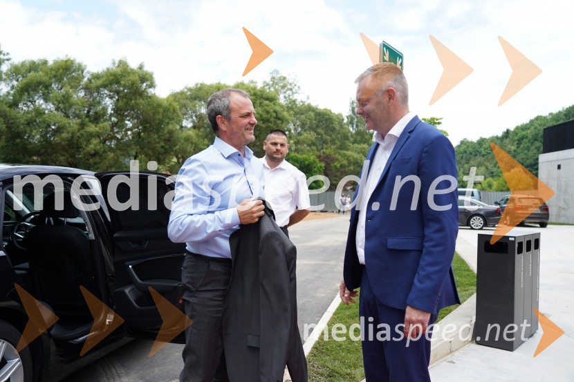  Uroš Brežan, minister za okolje in prostor;  Tilen Klugler, župan, mestna Občina Slovenj GradecOtvoritev in ogled bazenskega kompleksa Aqualatio, Slovenj Gradec