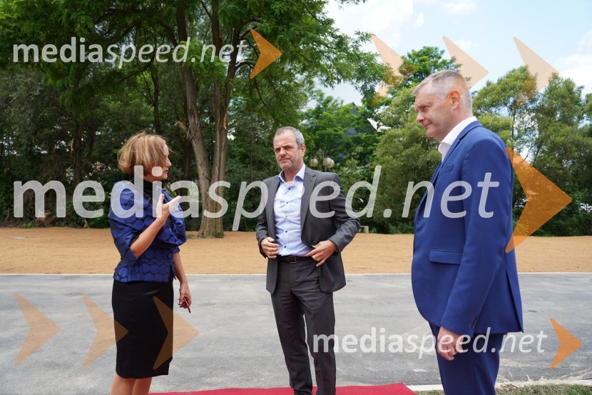  Marija Mojca Ževart, Vodja urada župana MOSG;  Uroš Brežan, minister za okolje in prostor;  Tilen Klugler, župan, mestna Občina Slovenj GradecOtvoritev in ogled bazenskega kompleksa Aqualatio, Slovenj Gradec