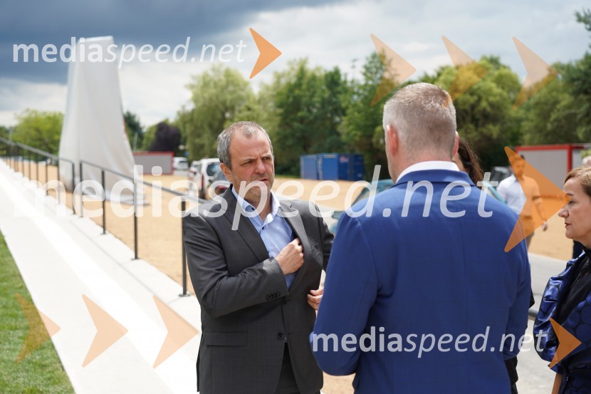  Uroš Brežan, minister za okolje in prostor;  Tilen Klugler, župan, mestna Občina Slovenj GradecOtvoritev in ogled bazenskega kompleksa Aqualatio, Slovenj Gradec