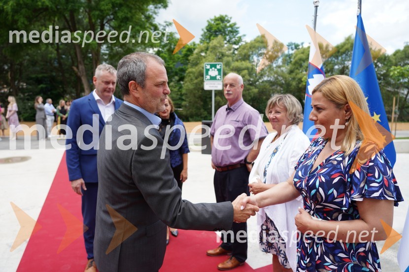  Uroš Brežan, minister za okolje in prostor;  Darja Vrčkovnik,  direktorica občinske uprave MOSGOtvoritev in ogled bazenskega kompleksa Aqualatio, Slovenj Gradec
