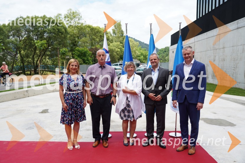  Darja Vrčkovnik,  direktorica občinske uprave MOSG; dr. Peter Pungartnik, podžupan MOGS;  Martina Šisernik, podžupanja MOSG;  Uroš Brežan, minister za okolje in prostor;  Tilen Klugler, župan, mestna Občina Slovenj GradecOtvoritev in ogled bazenskega kompleksa Aqualatio, Slovenj Gradec