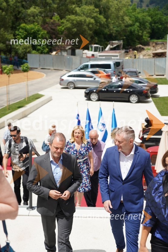  Uroš Brežan, minister za okolje in prostor;  Tilen Klugler, župan, mestna Občina Slovenj GradecOtvoritev in ogled bazenskega kompleksa Aqualatio, Slovenj Gradec