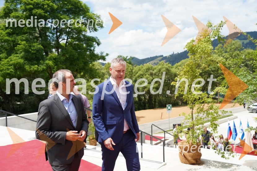  Uroš Brežan, minister za okolje in prostor;  Tilen Klugler, župan, mestna Občina Slovenj GradecOtvoritev in ogled bazenskega kompleksa Aqualatio, Slovenj Gradec