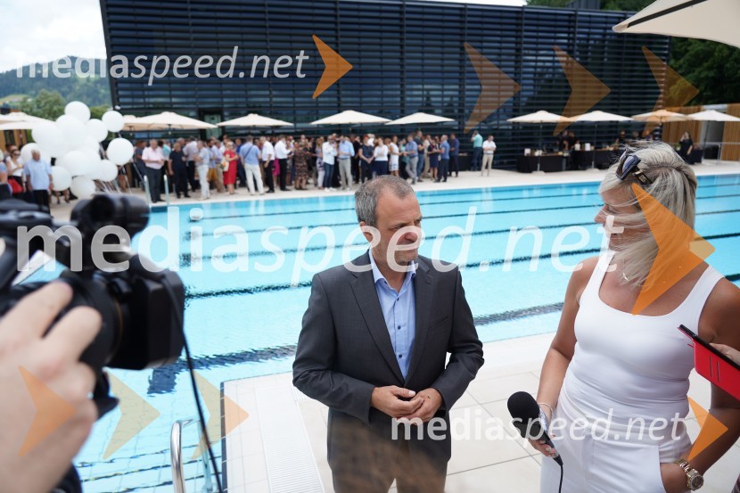  Uroš Brežan, minister za okolje in prostor;  ... Otvoritev in ogled bazenskega kompleksa Aqualatio, Slovenj Gradec