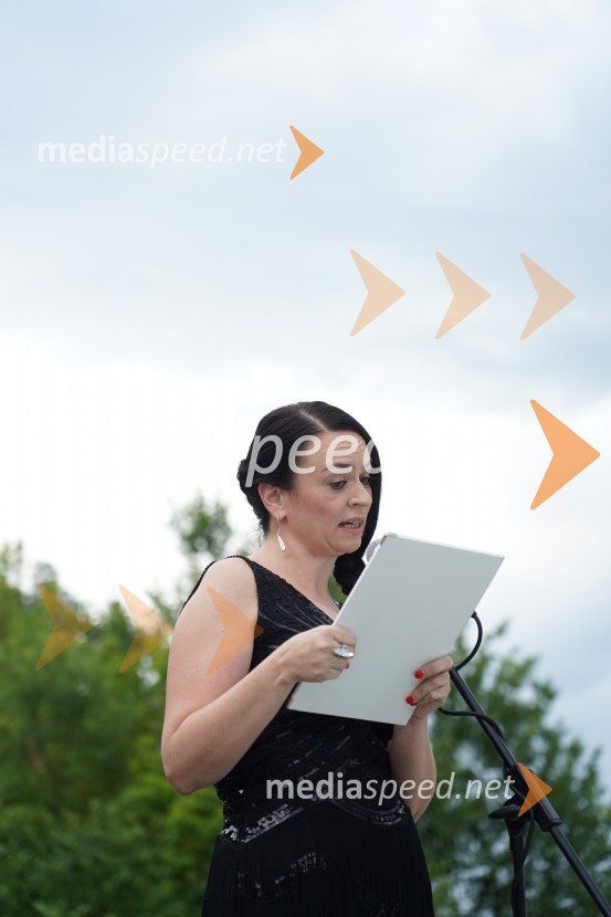  Anja Vajde, moderatorkaOtvoritev in ogled bazenskega kompleksa Aqualatio, Slovenj Gradec