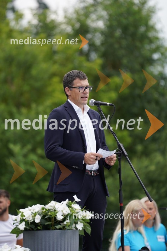  Marko Trampuš, direktor podjetja Kolektor ConstructionOtvoritev in ogled bazenskega kompleksa Aqualatio, Slovenj Gradec