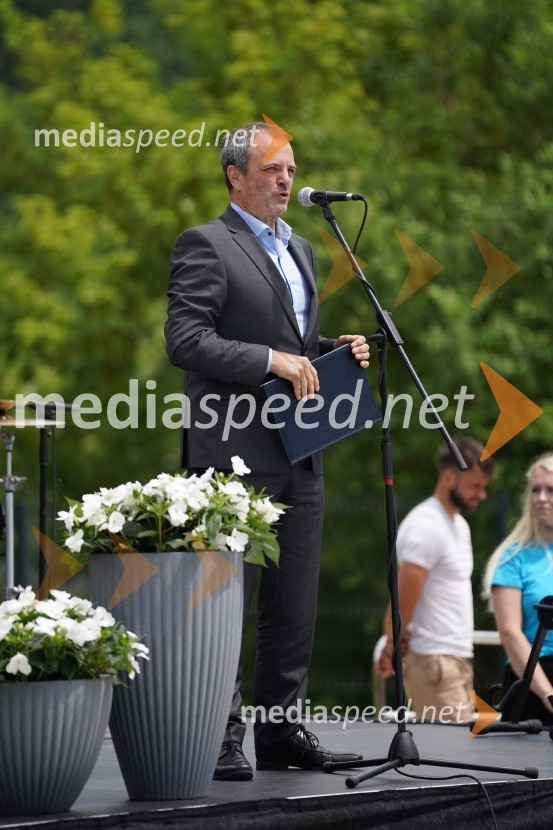 Uroš Brežan, minister za okolje in prostorOtvoritev in ogled bazenskega kompleksa Aqualatio, Slovenj Gradec