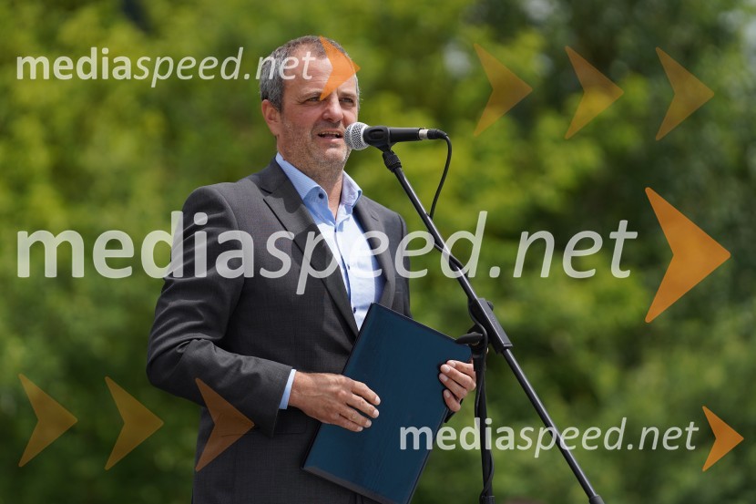  Uroš Brežan, minister za okolje in prostorOtvoritev in ogled bazenskega kompleksa Aqualatio, Slovenj Gradec