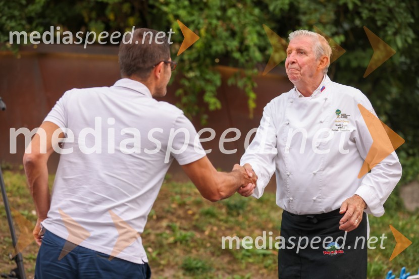  Matjaž Rakovec, župan Mestne občine Kranj;  Jožef OseliKranjska dolga miza 2022, Zeleni kulinarični dogodek