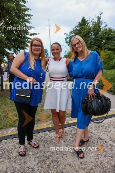  Sanja Gnjatovič;  Saša Krč, direktorica družbe Domplan, d. d.,;  Mateja Mavrič, Domplan d.d.Kranjska dolga miza 2022, Zeleni kulinarični dogodek