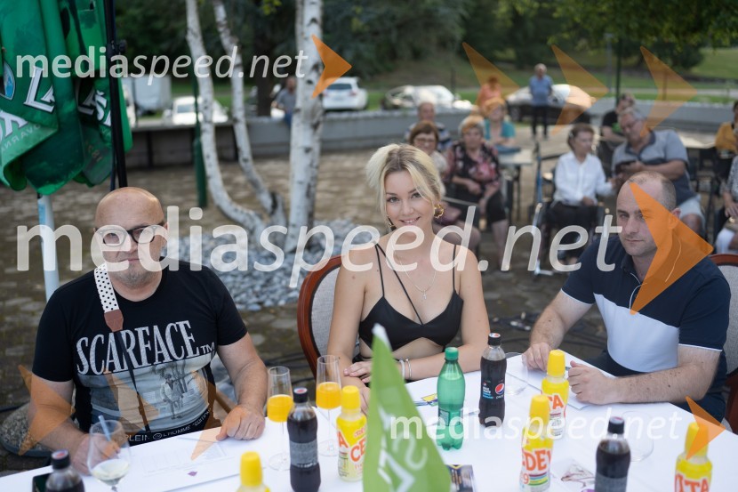  Neand Muždeka, režiser;  Pia Šoško , Secret touch fashion ;  Beno HamitiMiss turizma 2022 je Inja Lebar