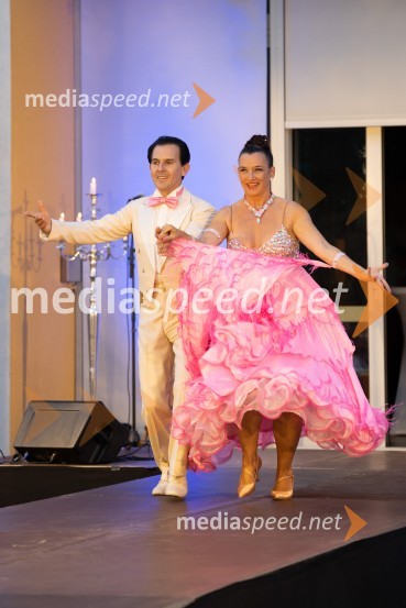  Sash Krasnov;  Daša KerinMiss turizma 2022 je Inja Lebar