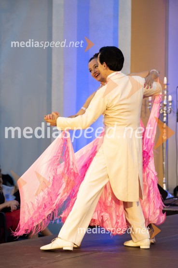  Daša Kerin;  Sash KrasnovMiss turizma 2022 je Inja Lebar