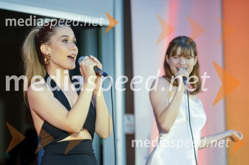  Samantha Maya Šolaja, pevka;  Špela  Jezovšek - Stella, pevkaMiss turizma 2022 je Inja Lebar