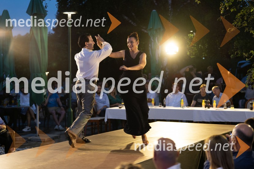  Sash Krasnov;  Daša KerinMiss turizma 2022 je Inja Lebar