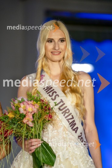  Anita Švajger, 2. spremljevalka miss turizma 2022Miss turizma 2022 je Inja Lebar