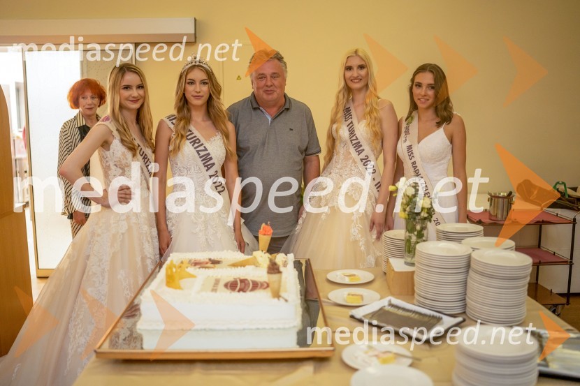  Nina Kokot;  Inja Lebar, miss turizma 2022;  Roman Leljak, župan občine Radenci;  Anita Švajger, 2. spremljevalka miss turizma 2022;  Katarina Sever, miss Radia Zeleni valMiss turizma 2022 je Inja Lebar