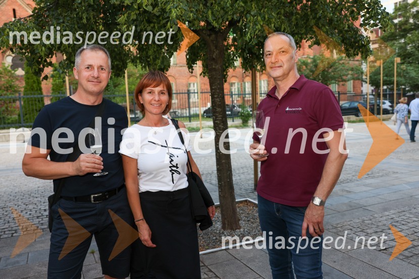  ... ;  ... ;  Sašo Vnuk, restavracija Vnukec30. Festival Lent, otvoritev z Magnificom