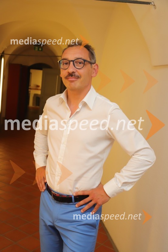  Tadej Toš, igralec, komik in TV voditelj30. Festival Lent, sobota 25. 6. 2022