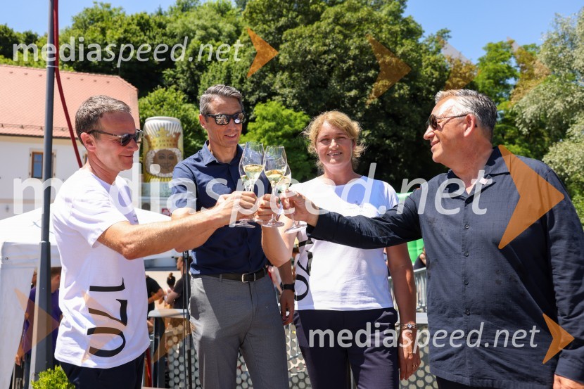  Borut Cvetkovič, direktor podjetja Radgonske gorice;  Vladimir Mauko, direktor občinske uprave;  Klavdija Topolovec Špur,  glavna enologinja v podjetju Radgonske gorice; mag. Karl Lautner, župan občine Bad RadkersburgDan odprtih kleti 2022 v Radgonskih goricah