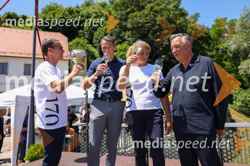  Borut Cvetkovič, direktor podjetja Radgonske gorice;  Vladimir Mauko, direktor občinske uprave;  Klavdija Topolovec Špur,  glavna enologinja v podjetju Radgonske gorice; mag. Karl Lautner, župan občine Bad RadkersburgDan odprtih kleti 2022 v Radgonskih goricah