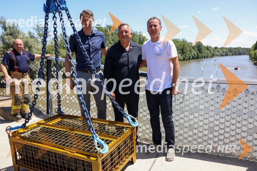  Vladimir Mauko, direktor občinske uprave; mag. Karl Lautner, župan občine Bad Radkersburg;  Borut Cvetkovič, direktor podjetja Radgonske goriceDan odprtih kleti 2022 v Radgonskih goricah