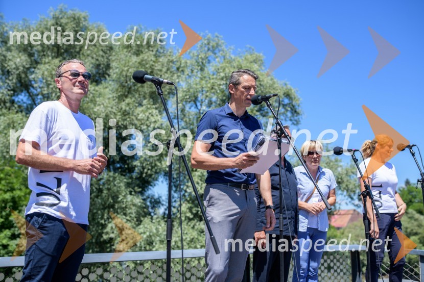  Borut Cvetkovič, direktor podjetja Radgonske gorice;  Vladimir Mauko, direktor občinske upraveDan odprtih kleti 2022 v Radgonskih goricah