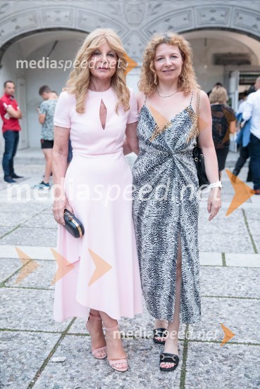  Darja Kuhar Kotnik, soustanoviteljica in podpredsednica Društva za zdravje naroda; mag. Tadeja Kuhar, svetovalka za odnose z javnostmi, Državna revizijska komisijaWest Side Story, muzikal, Festival Ljubljana 2022