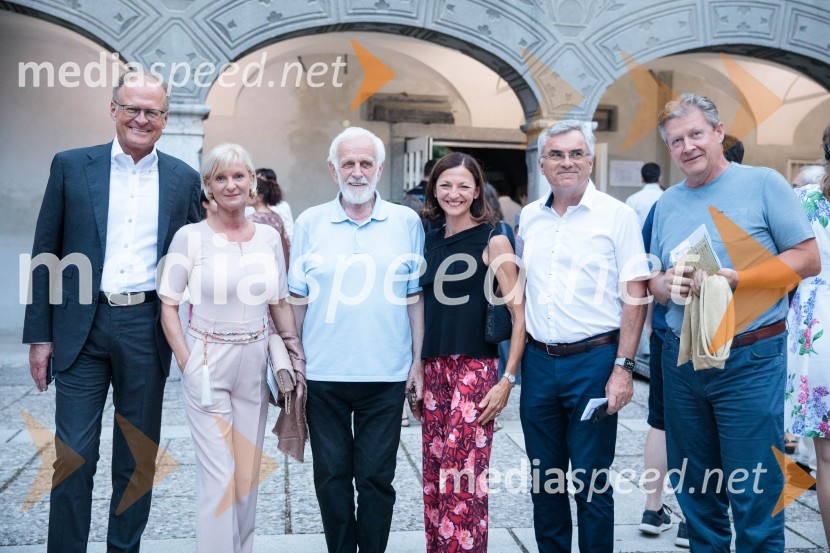  Janez  Škrabec, direktor Riko d.o.o.;  Sonja Poljanšek Škrabec, lastnica Welness centra Sunny;  Mitja Meršol, nekdanji poslanec in dolgoletni urednik časopisa Delo; dr. Maja Zalaznik, nekdanja ministrica za izobraževanje, znanost in šport; dr. Aleksander Zadel, psiholog, direktor, Inštitut C.A.R;  ... West Side Story, muzikal, Festival Ljubljana 2022