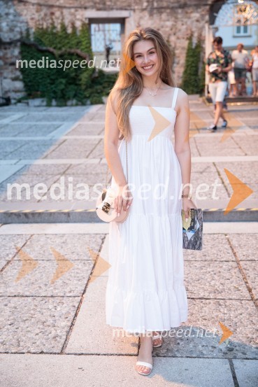  Saša Lešnjek, pevka, igralkaWest Side Story, muzikal, Festival Ljubljana 2022