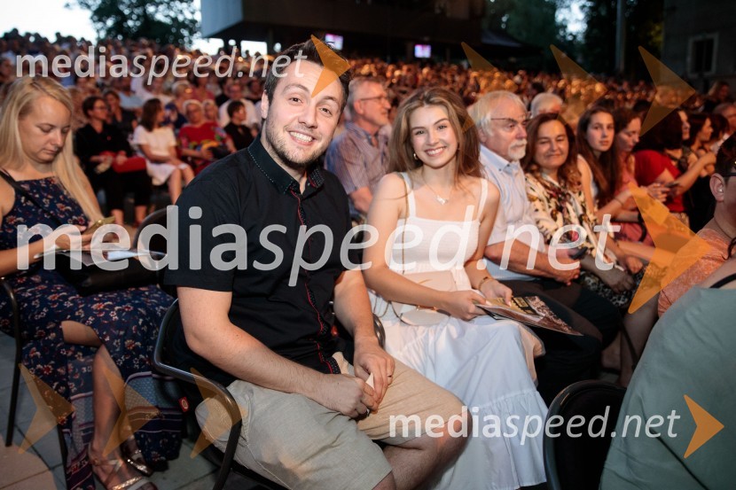  Alex Volasko, pevec;  Saša Lešnjek, pevka, igralkaWest Side Story, muzikal, Festival Ljubljana 2022