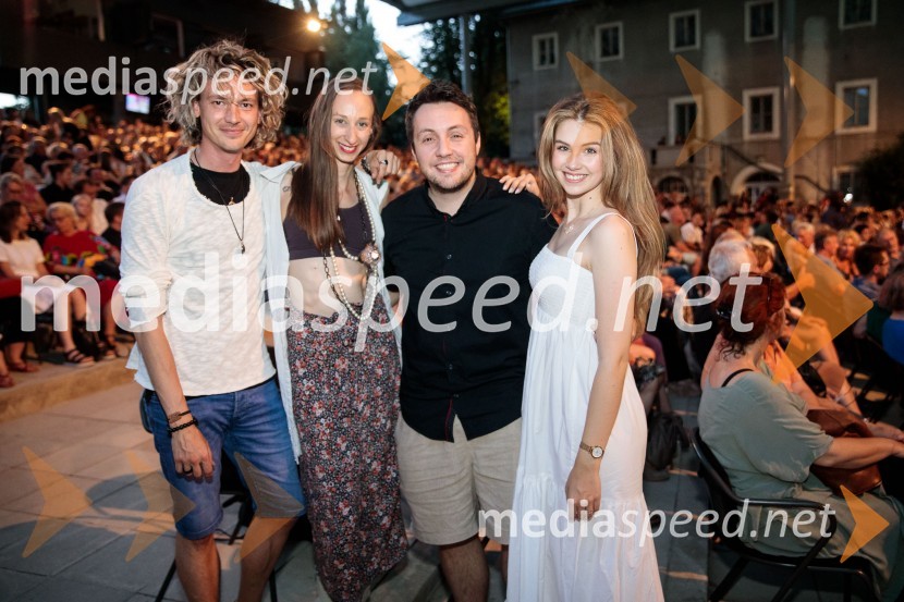  Luka Markus Štajer, pevec, igralec;  Kaja Jordan, igralka;  Alex Volasko, pevec;  Saša Lešnjek, pevka, igralkaWest Side Story, muzikal, Festival Ljubljana 2022
