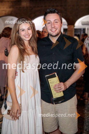  Saša Lešnjek, pevka, igralka;  Alex Volasko, pevecWest Side Story, muzikal, Festival Ljubljana 2022