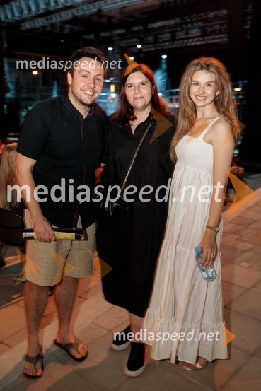  Alex Volasko, pevec;  Teja Pelko, novinarka, Svet24;  Saša Lešnjek, pevka, igralkaWest Side Story, muzikal, Festival Ljubljana 2022