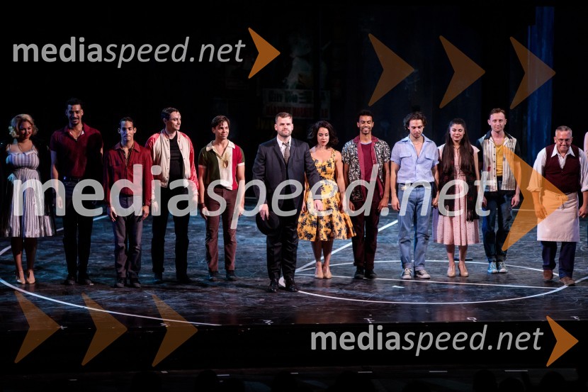  ... ;  Wade Lewin, igralec;  Samuel Routley, igralec;  Lucas Piquero, igralec;  Alex Abad Cabedo, igralec;  Paul Kemble, igralec;  Philippa Stefani, igralka;  Fernando Mariano, igralec;  Adam Filipe, igralec;  Rosalia Morales, igralka;  Christopher Parkinson, igralec;  ... West Side Story, muzikal, Festival Ljubljana 2022