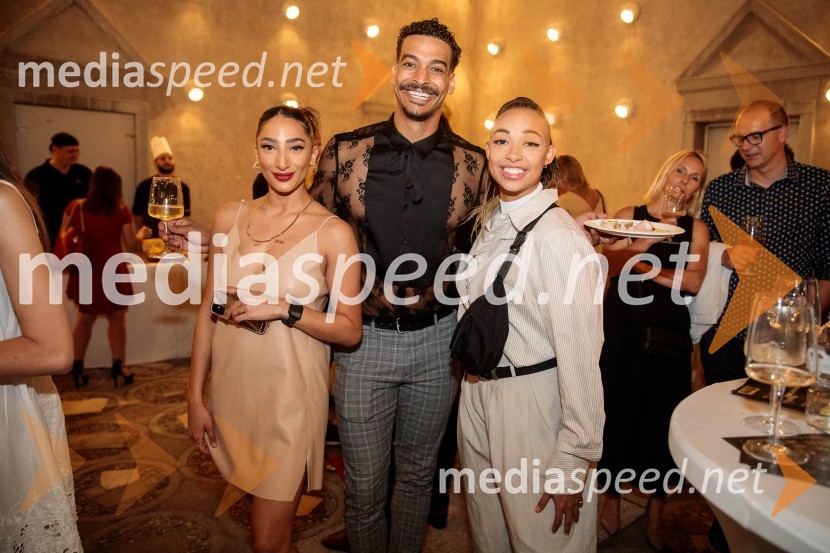  Serina Mathews, igralka;  Wade Lewin, igralec;  ... West Side Story, muzikal, Festival Ljubljana 2022