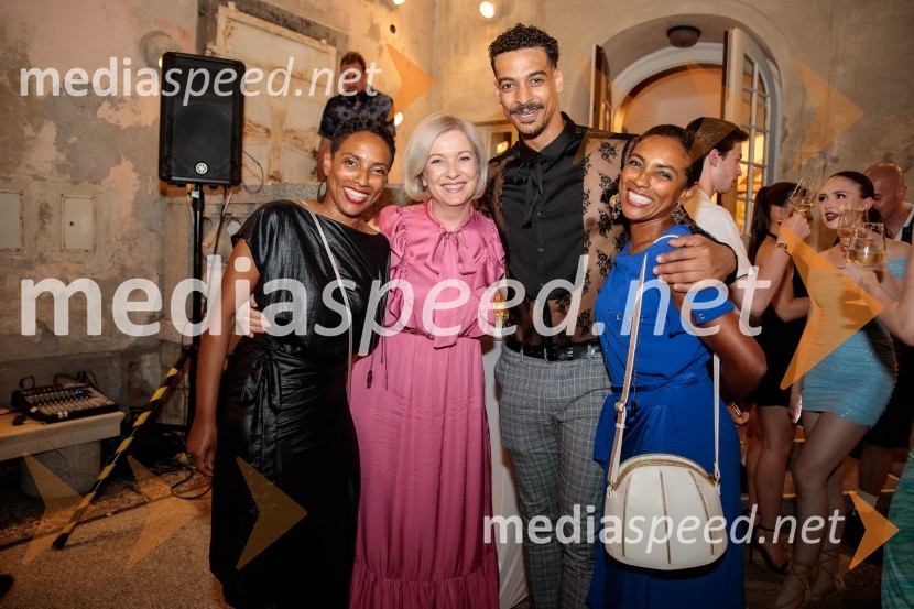  Leticia  Yebuah Slapnik, arhitektka in glasbenica;  ... ;  Wade Lewin, igralec;  Irena Yebuah Tiran, operna pevkaWest Side Story, muzikal, Festival Ljubljana 2022