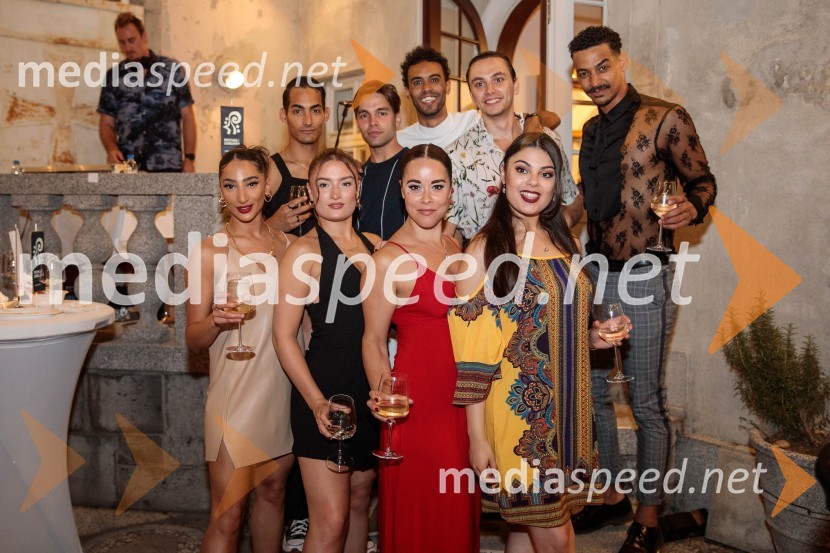  Samuel Routley, igralec;  Alex Abad Cabedo, igralec;  Fernando Mariano, igralec;  Lucas Piquero, igralec;  Wade Lewin, igralec;  Serina Mathews, igralka;  Gabriela Acosta, igralka;  Philippa Stefani, igralka;  Rosalia Morales, igralkaWest Side Story, muzikal, Festival Ljubljana 2022