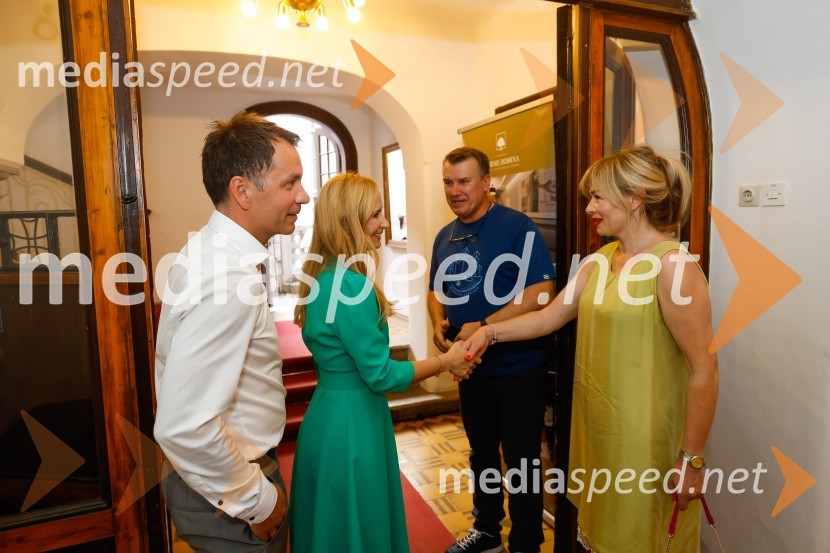  Leon Tomašić, direktor Terme Doberna;  Žužana Šeruga, vodja prodaje, Terme Dobrna;  ... ;  ... Sprejem Term Dobrna, West Side Story, Festival Ljubljana 2022