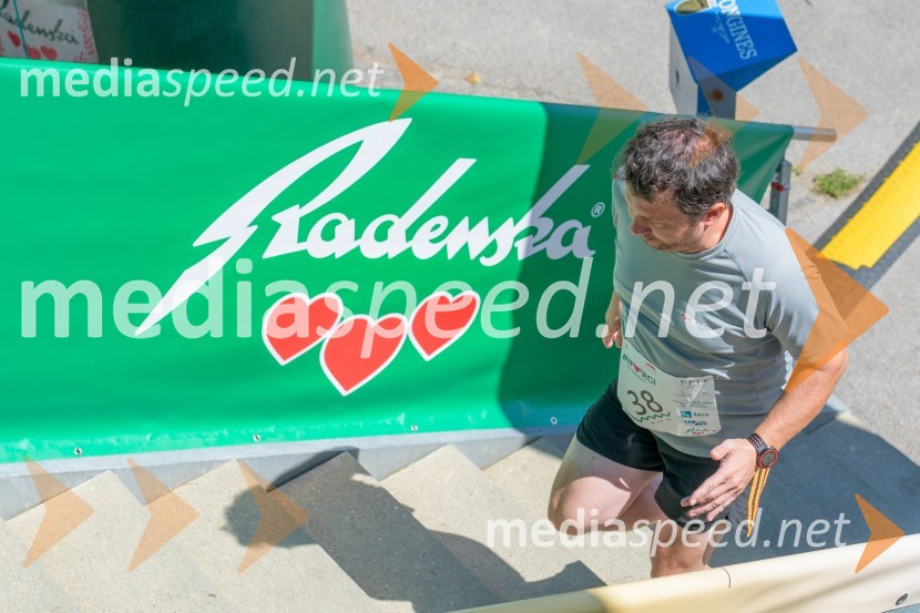  Peter Horvat3.Tek po stopnicah na radgonski grad, #norcinastengah