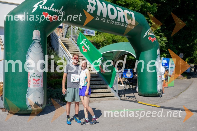  Philip Grass;  Juliana Stockek3.Tek po stopnicah na radgonski grad, #norcinastengah