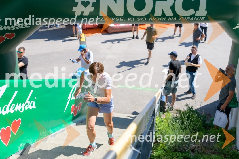  Marta Horvat3.Tek po stopnicah na radgonski grad, #norcinastengah