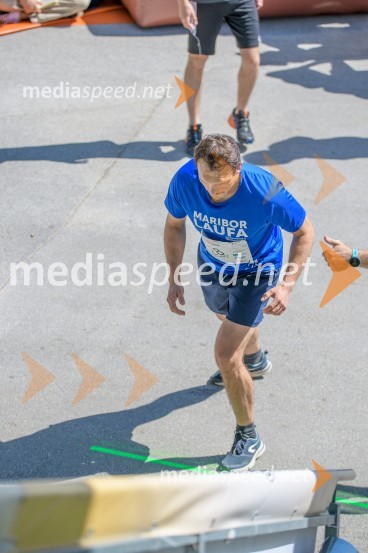  Gregor Kirbiš, diplomant, Fakulteta za elektrotehniko, računalništvo in informatiko, Univerza v Mariboru3.Tek po stopnicah na radgonski grad, #norcinastengah