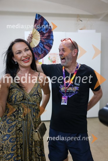 Autsajderji, dobrodelni stand up roast