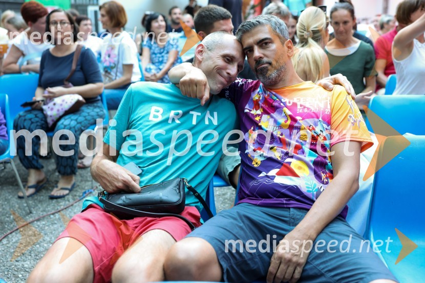 prof. dr. Matjaž Perc, Fakulteta za naravoslovje in matematiko UM;  Bor Greiner, odgovorni urednik, Radio CityAutsajderji, dobrodelni stand up roast