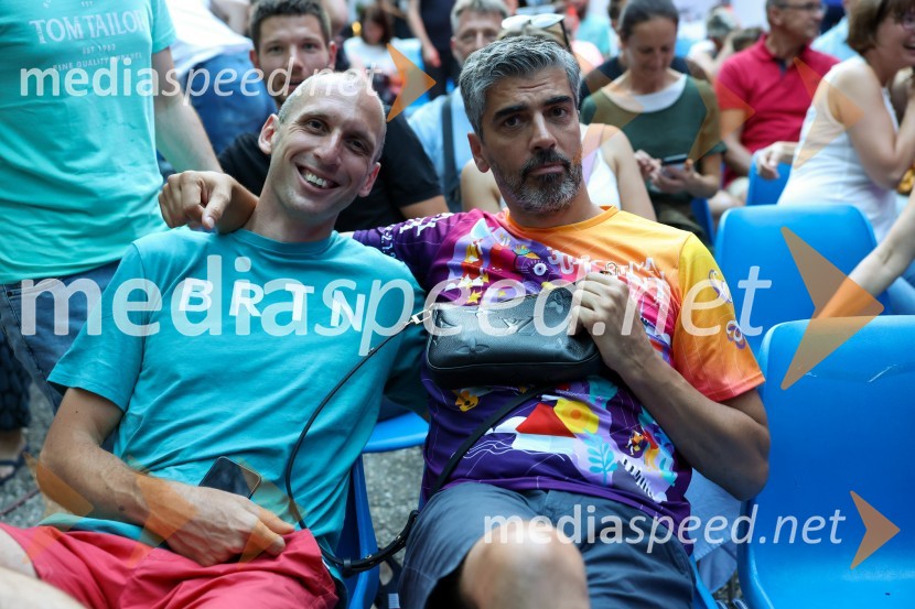 prof. dr. Matjaž Perc, Fakulteta za naravoslovje in matematiko UM;  Bor Greiner, odgovorni urednik, Radio CityAutsajderji, dobrodelni stand up roast