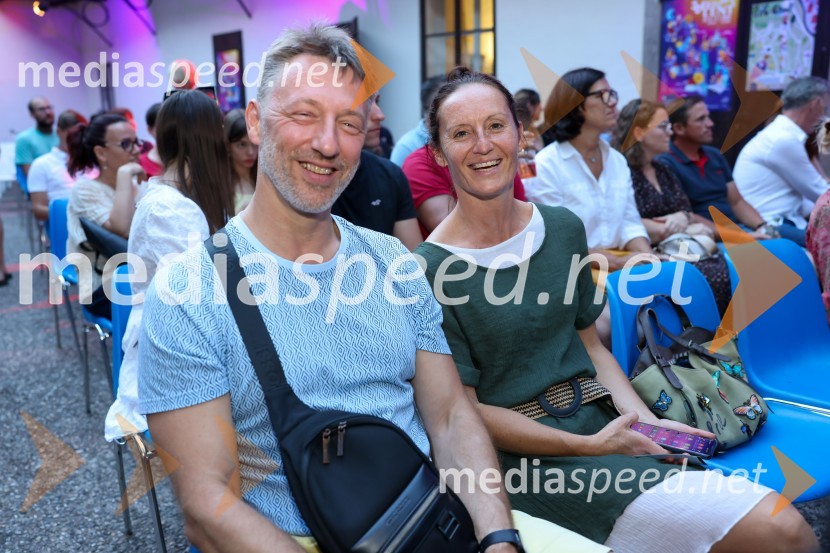 Autsajderji, dobrodelni stand up roast